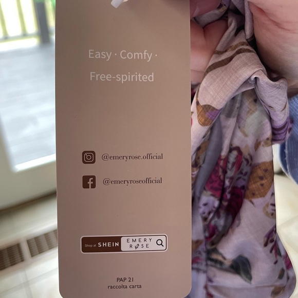 Emery Rose Patchwork Floral Print Long Sleeve Dress Ruffle Trim Size Medium NWT - Picture 6 of 6